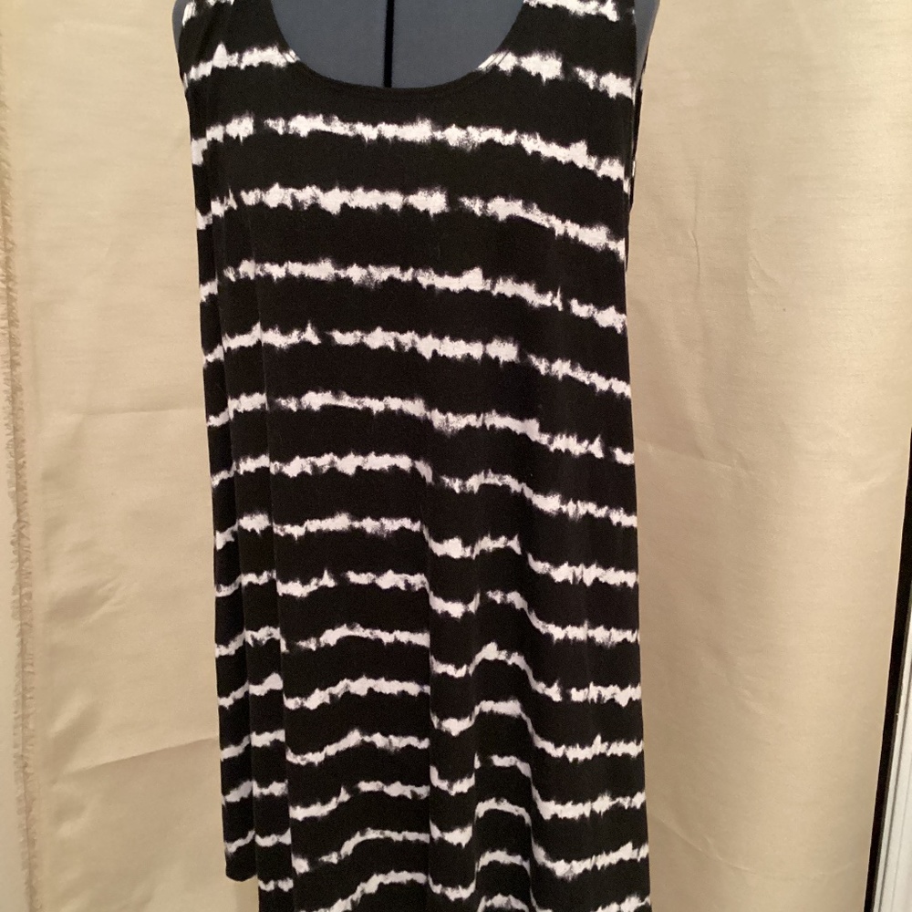 Swimsuit cover up - black and white - Picture 3 of 3
